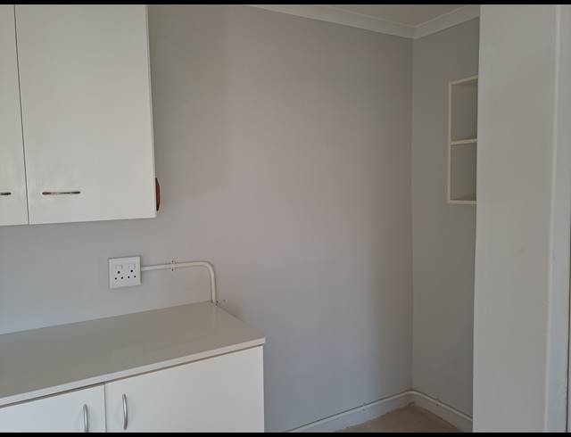 1 bed property to rent in ROUX PARK